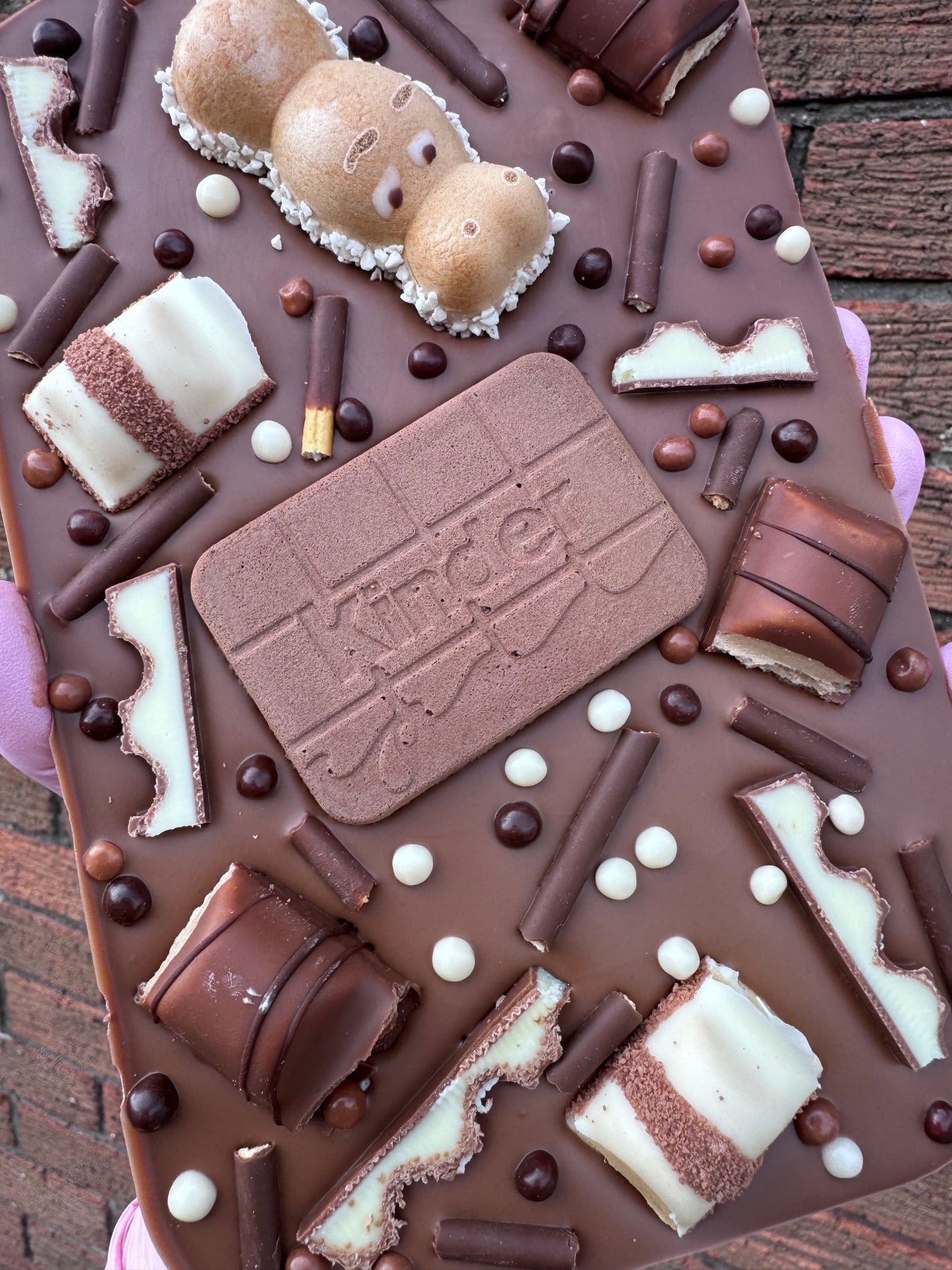 Kinder loaded slab
